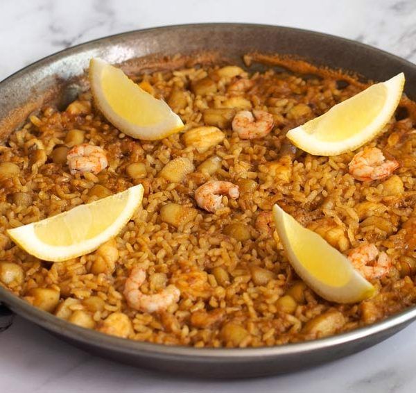 Arroz del senyoret con gambas, rape, sepia en paella induccion