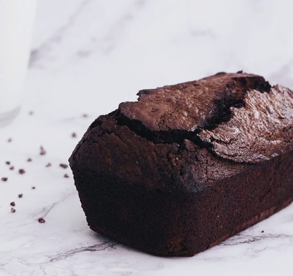 Bizcocho de chocolate sin gluten y sin lactosa hecho con el robot Mycook Touch de Taurus